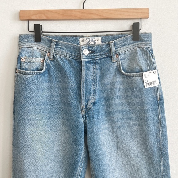 New! WE THE FREE • Maggie Mid-Rise Straight-Leg Jeans in Light Stone - Picture 4 of 12